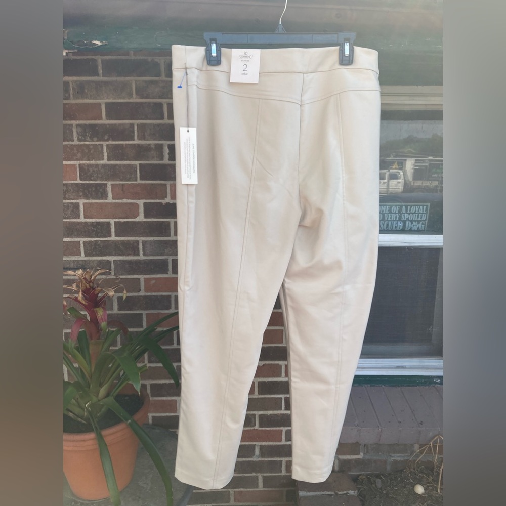 Chico’ So Slimming Pants